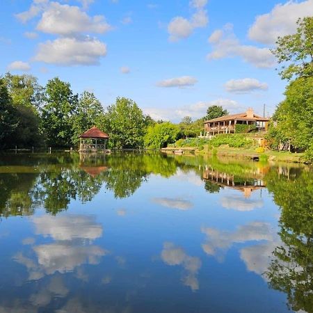 Lake Noble Saint-Germain-l'Aiguiller Exterior photo
